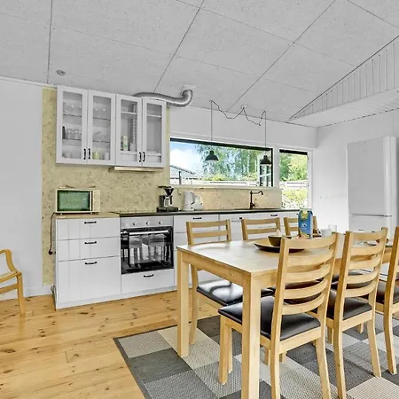 Three-bedroom In Idestrup Casa de Férias