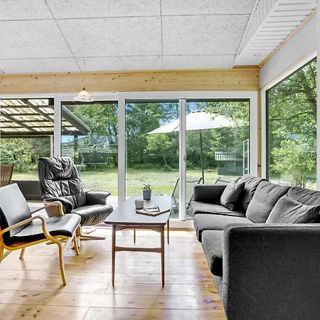 Σπίτι διακοπών Three-bedroom In Idestrup *